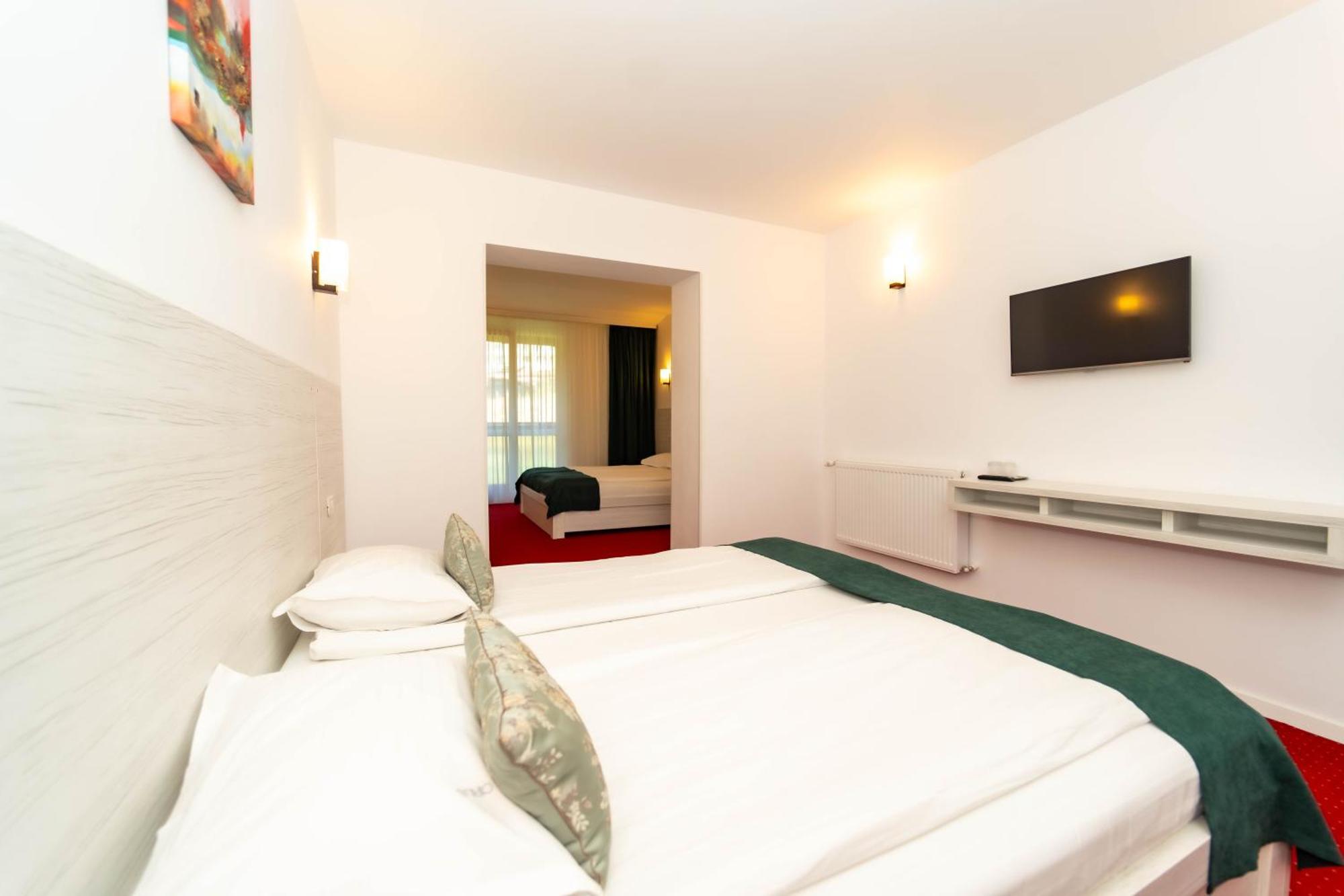 Hotel Cirus Predeal Buitenkant foto