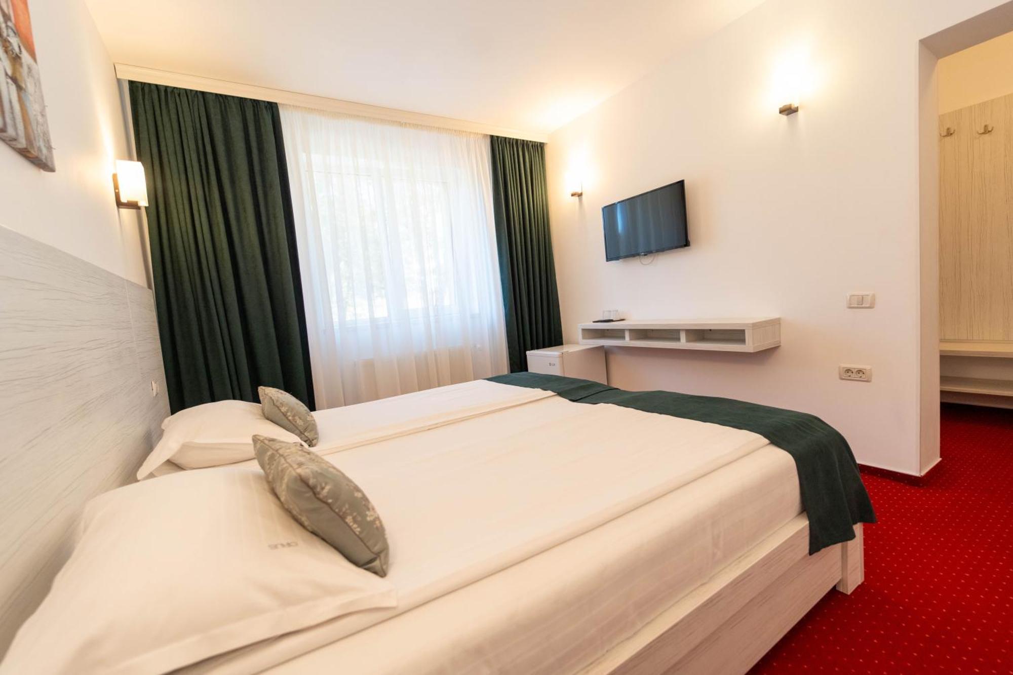 Hotel Cirus Predeal Buitenkant foto