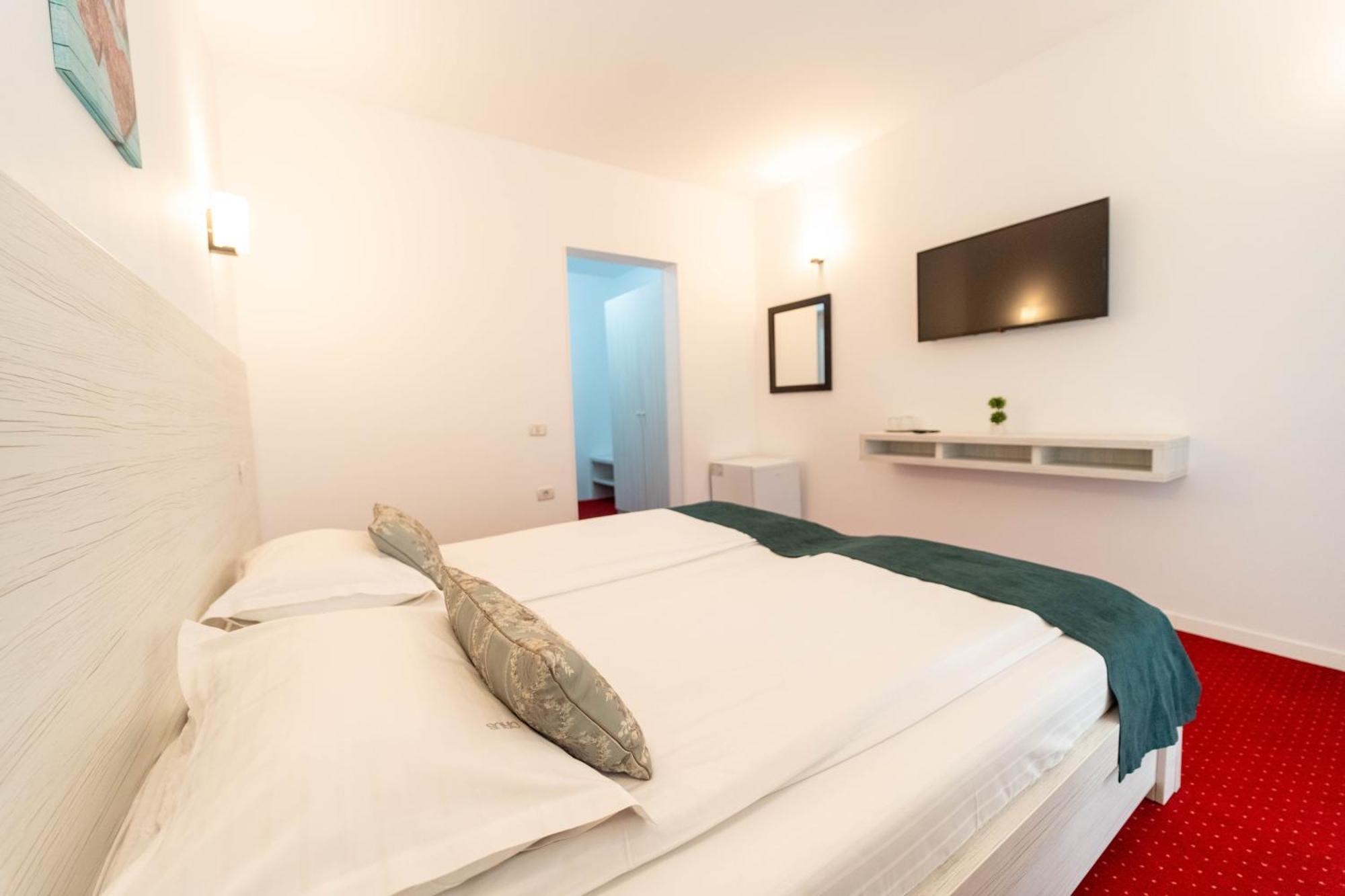 Hotel Cirus Predeal Buitenkant foto